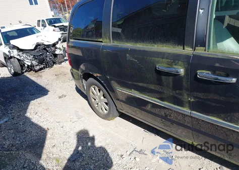 2013 Chrysler Town & Country Touring from USA, damaged, VIN 2C4RC1BG3DR659104